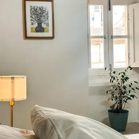 Traditional Townhouse On The Main Street In Blue Door Apartamento La Valeta